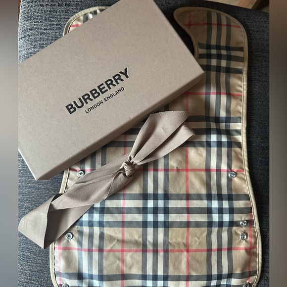 Burberry Wes Check Bib with Box - Picture 1 of 4